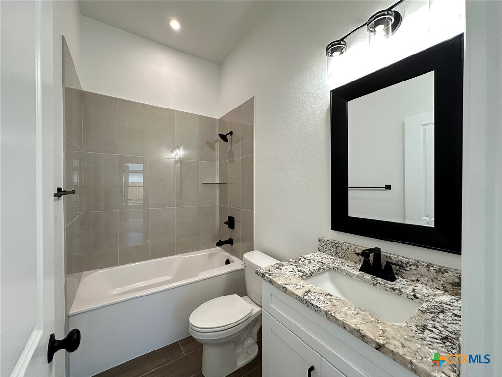 407 Magnolia Property Photo 16