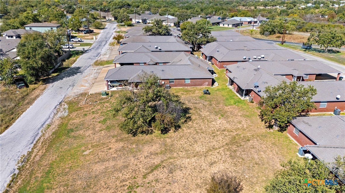 2102 Cedar Valley Drive Property Photo 12