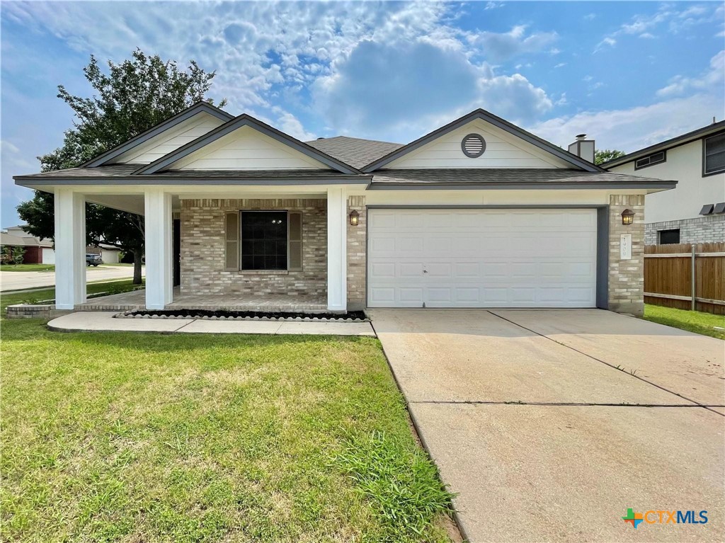 1909 E Horizon Park Boulevard Property Photo 1
