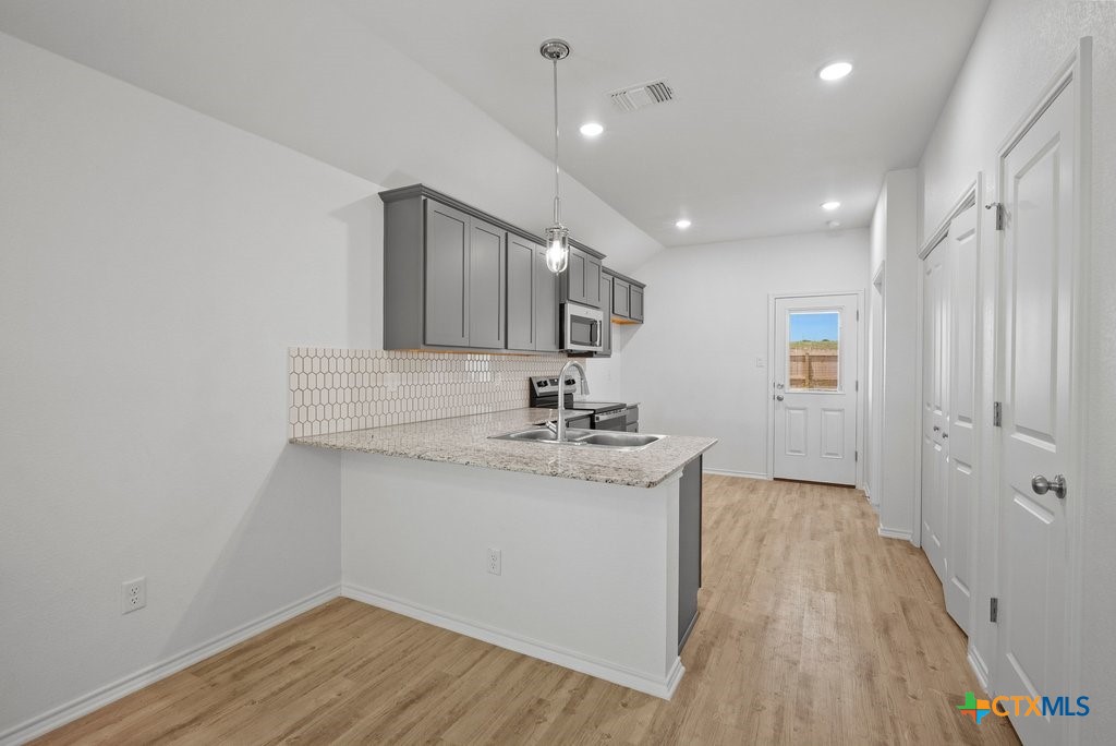 264 Monty Road Property Photo 6