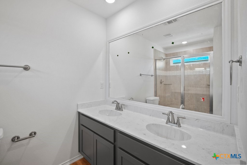 264 Monty Road Property Photo 12