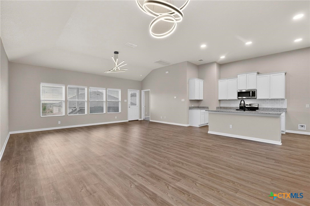 1141 Amber Lake Property Photo 5