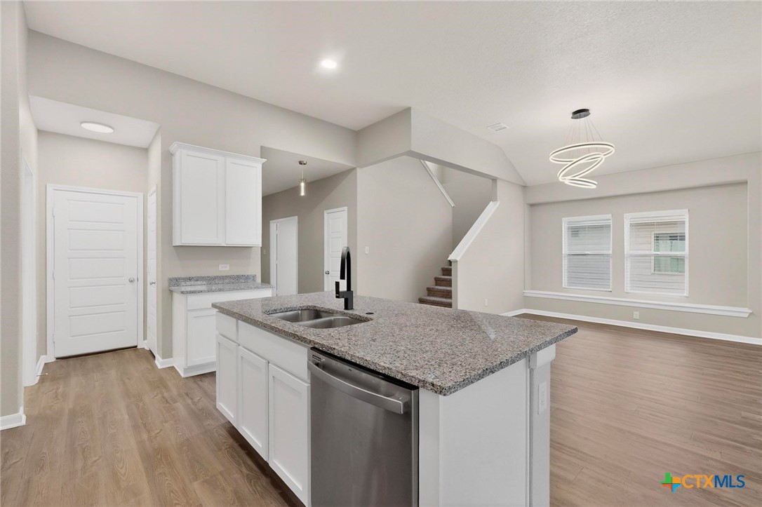 1141 Amber Lake Property Photo 9