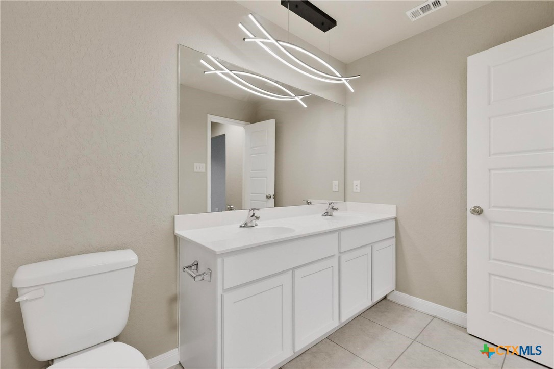 1141 Amber Lake Property Photo 11
