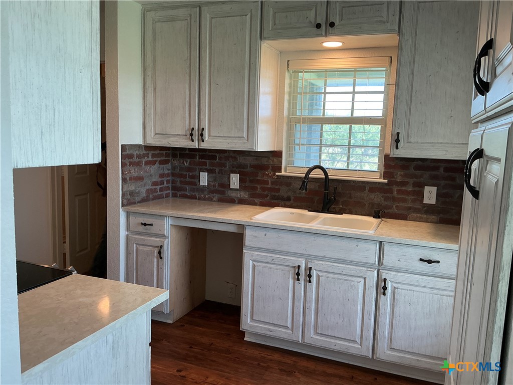 333 Lake Point Road Property Photo 15