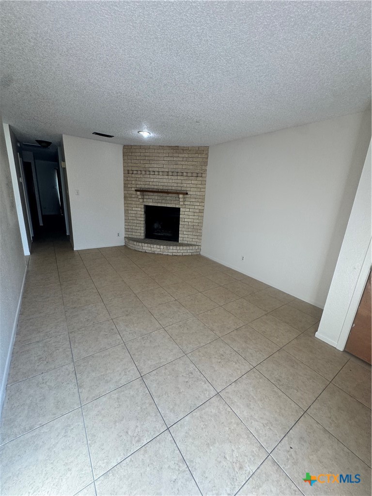 213 Versailles Street Property Photo 4