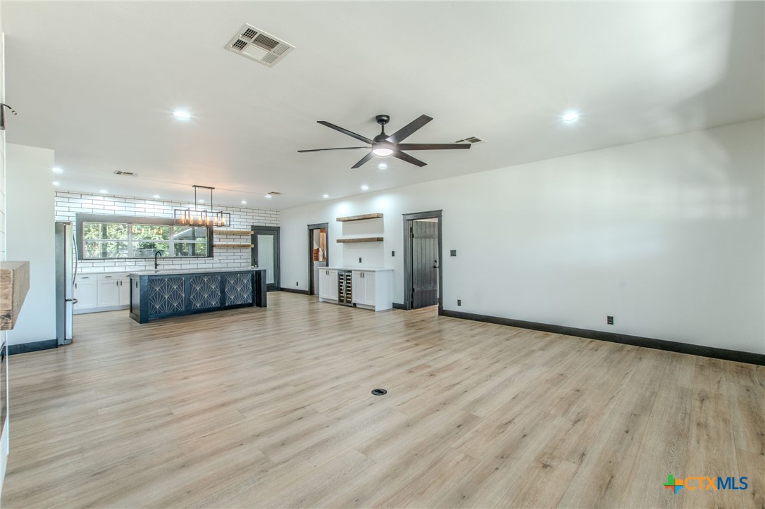 466 Arrowhead Point Road A Property Photo 4