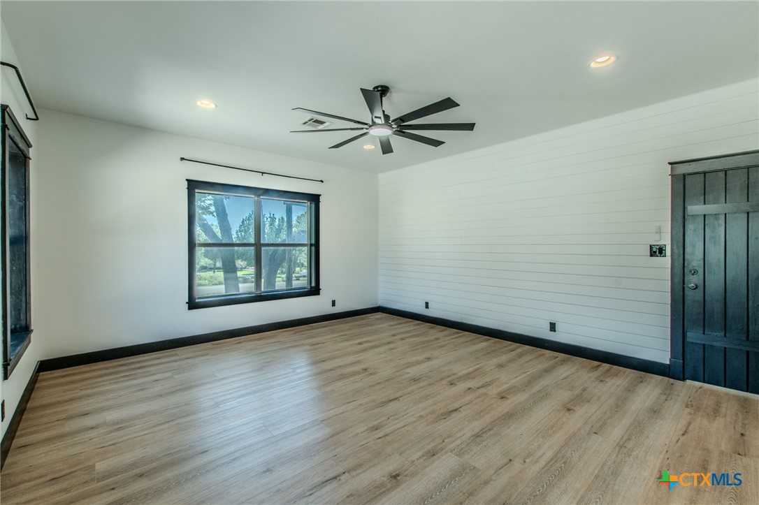 466 Arrowhead Point Road A Property Photo 11