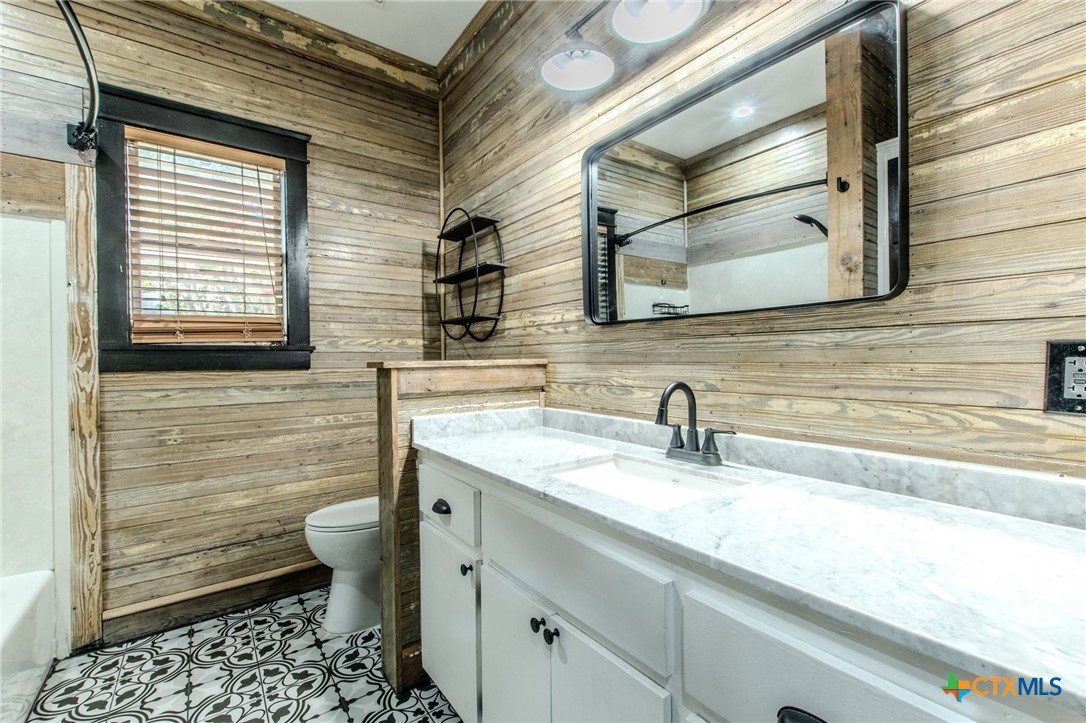 466 Arrowhead Point Road A Property Photo 21
