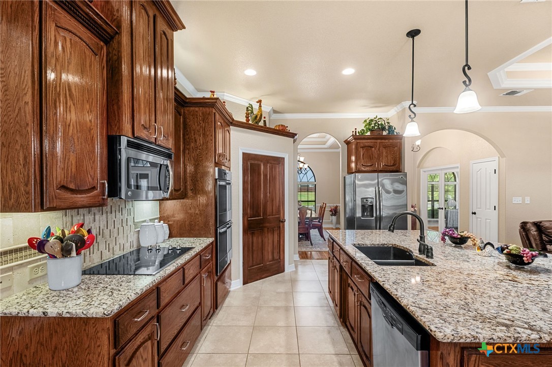 5008 Deerwood Loop Property Photo 9