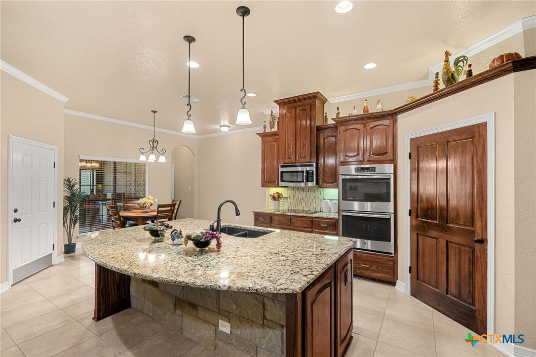 5008 Deerwood Loop Property Photo 11