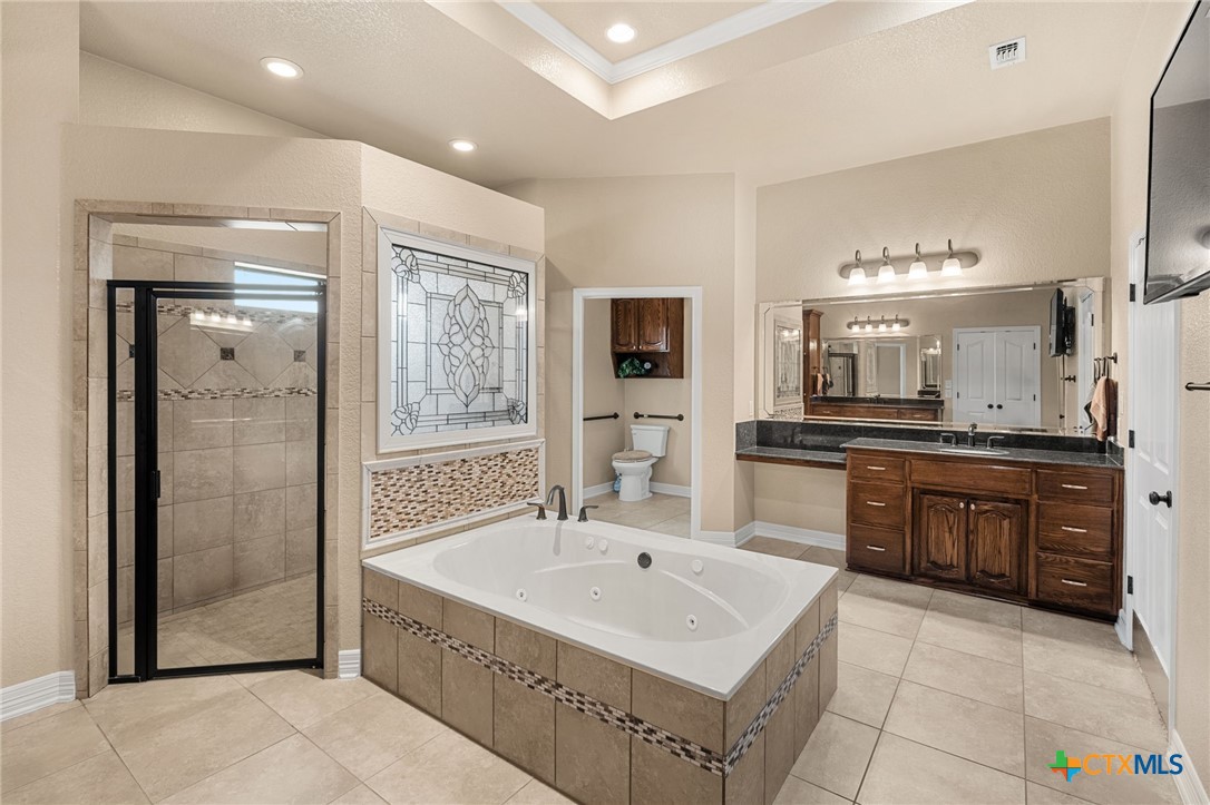 5008 Deerwood Loop Property Photo 17