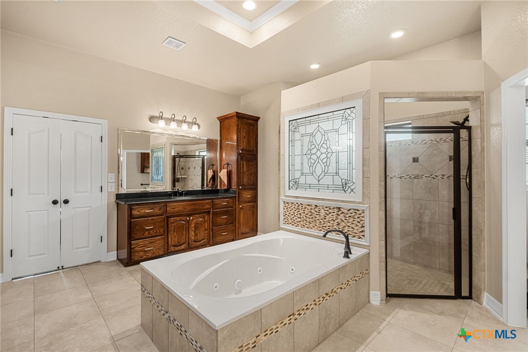 5008 Deerwood Loop Property Photo 18