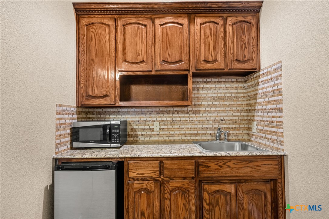 5008 Deerwood Loop Property Photo 21