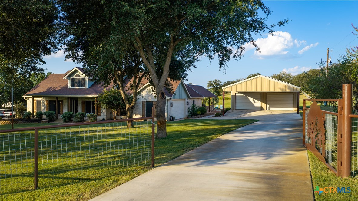1413 Country Hills Drive Property Photo 3