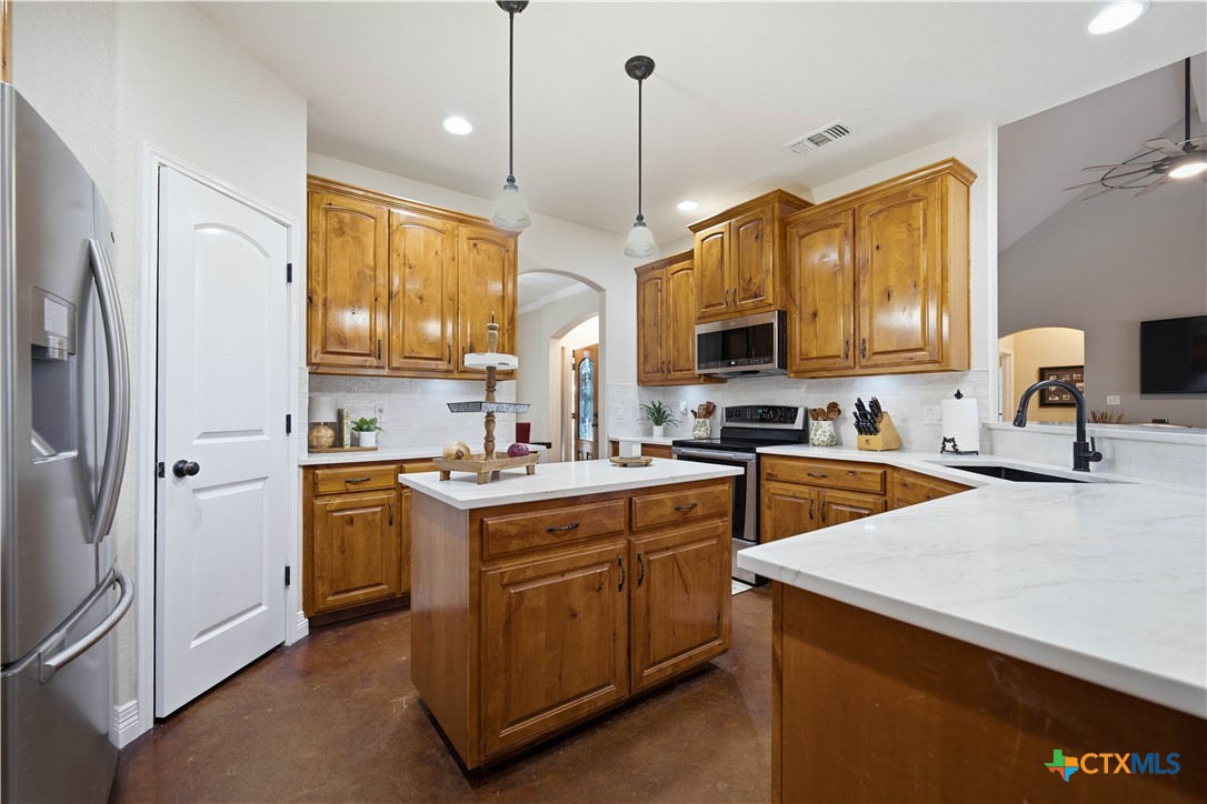 1413 Country Hills Drive Property Photo 12
