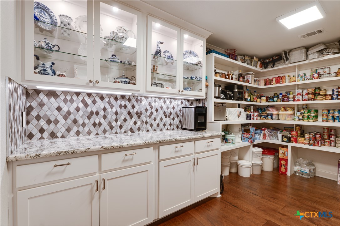 608 Bush Drive Property Photo 16