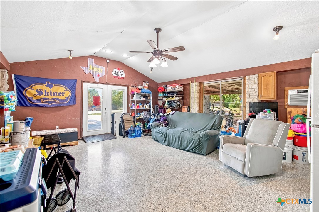 105 S Us Highway 77a Property Photo 22