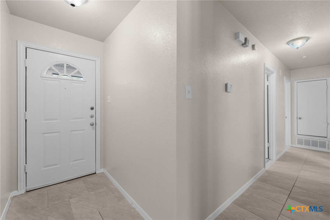 2410 Jerome Drive Property Photo 7