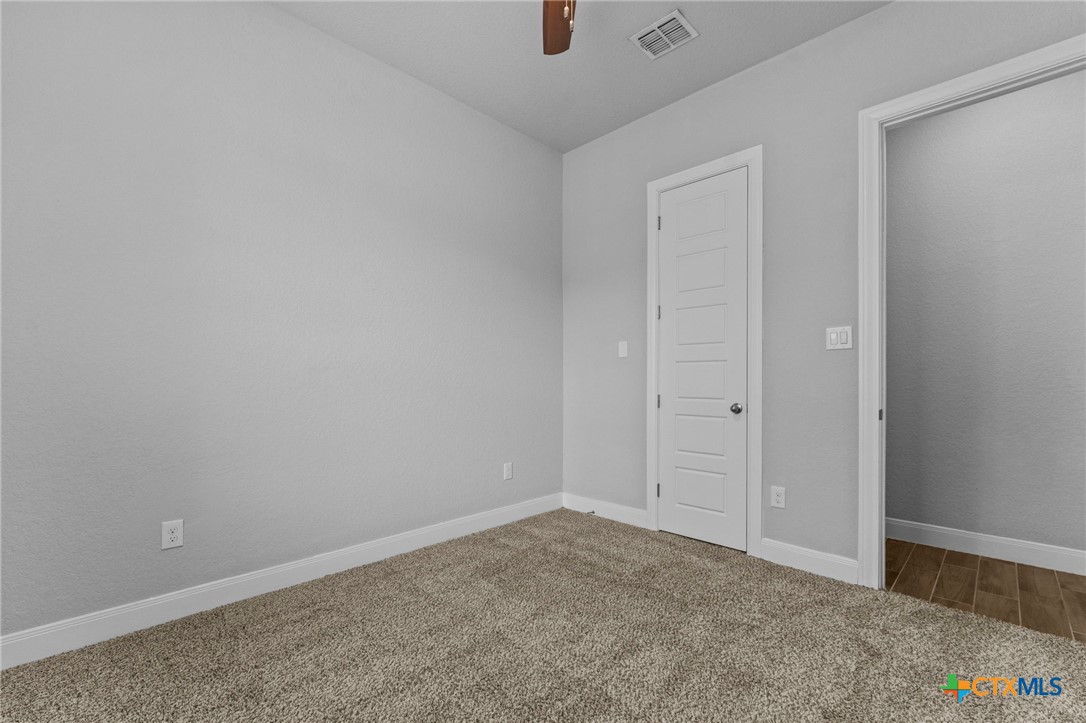1080 Carriage Loop Property Photo 4