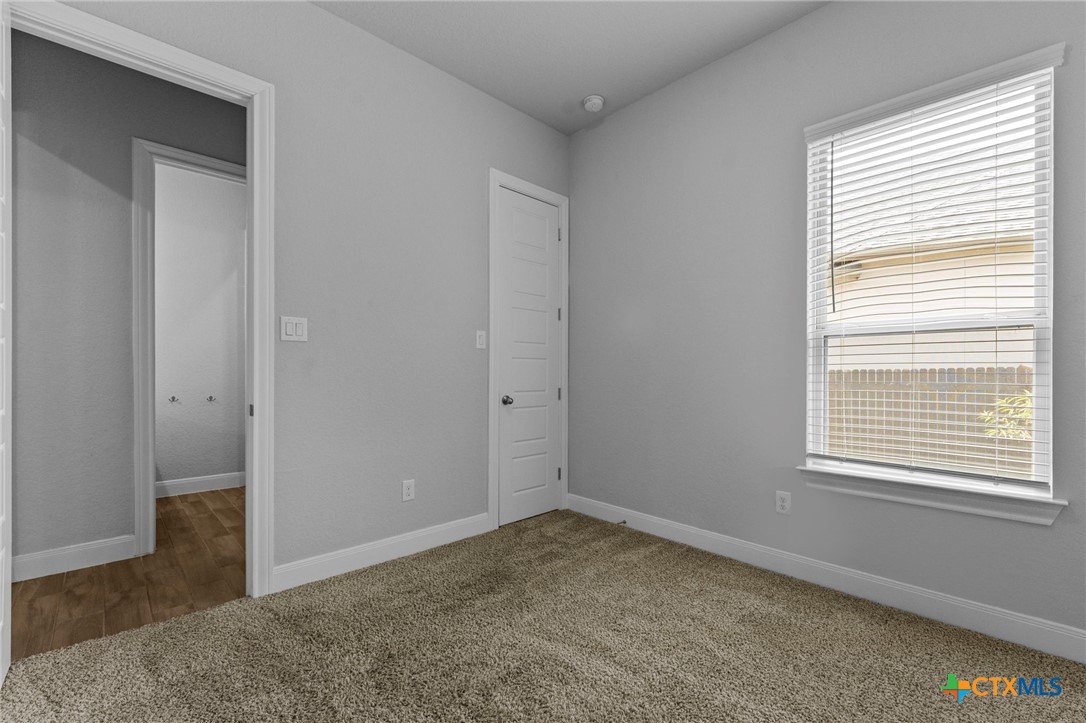 1080 Carriage Loop Property Photo 5