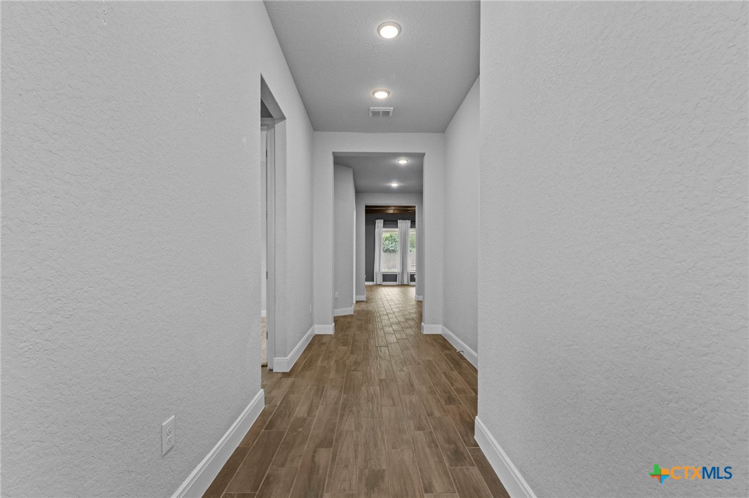 1080 Carriage Loop Property Photo 7