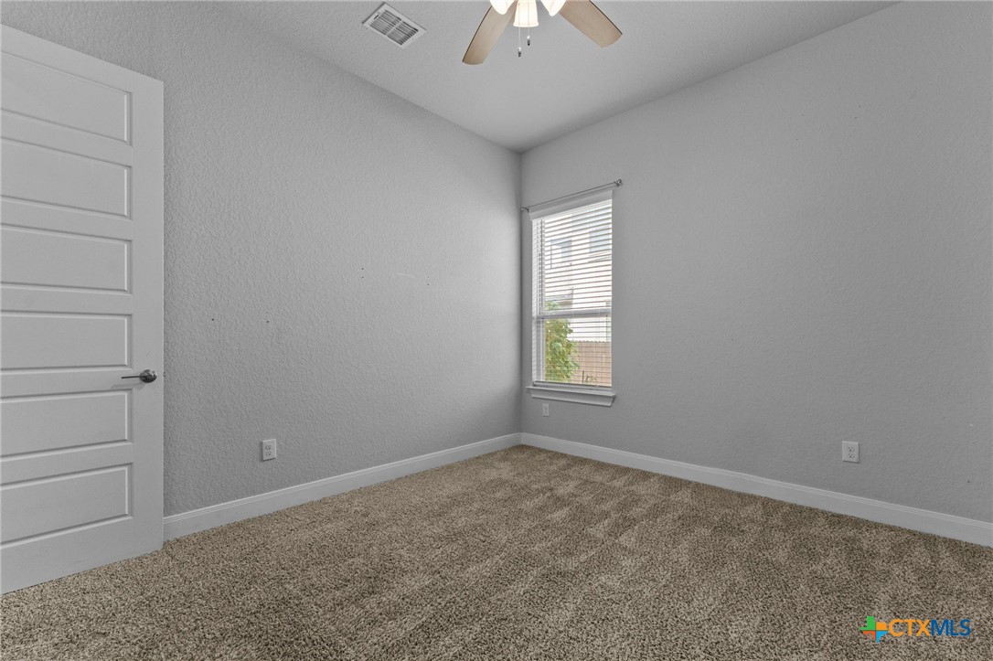 1080 Carriage Loop Property Photo 8