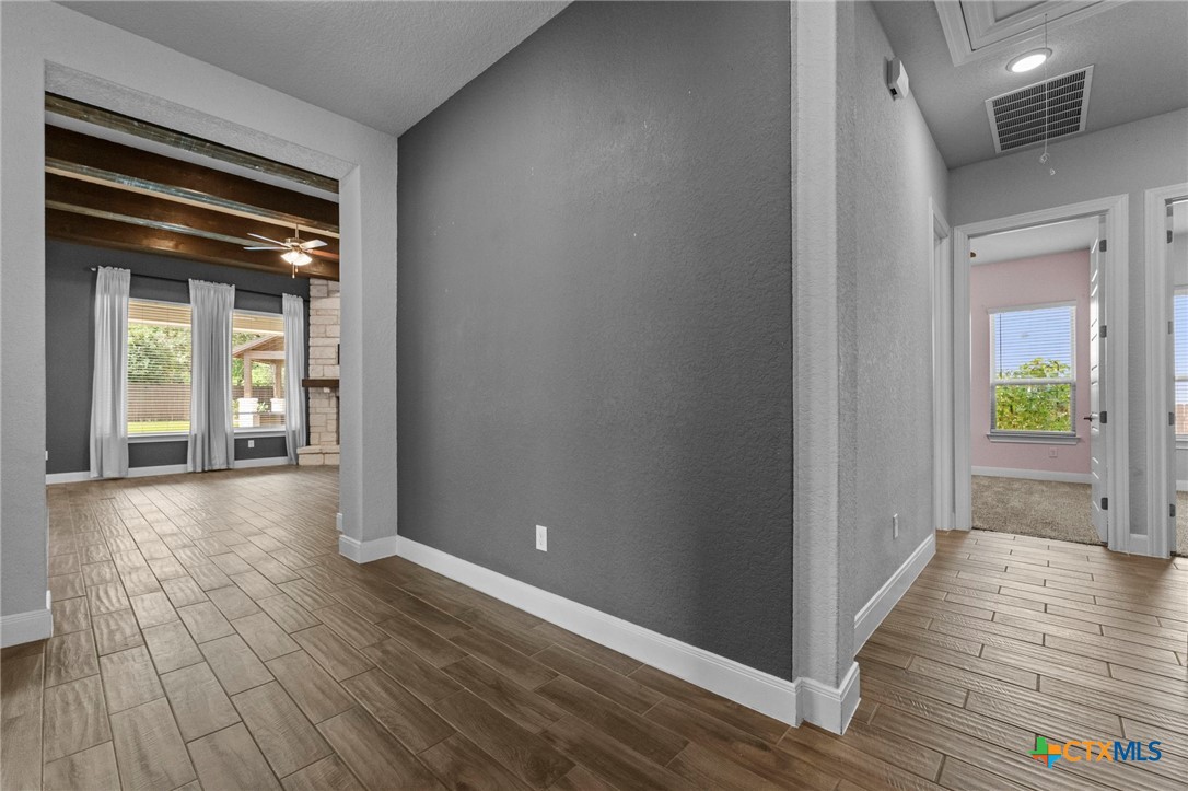 1080 Carriage Loop Property Photo 12