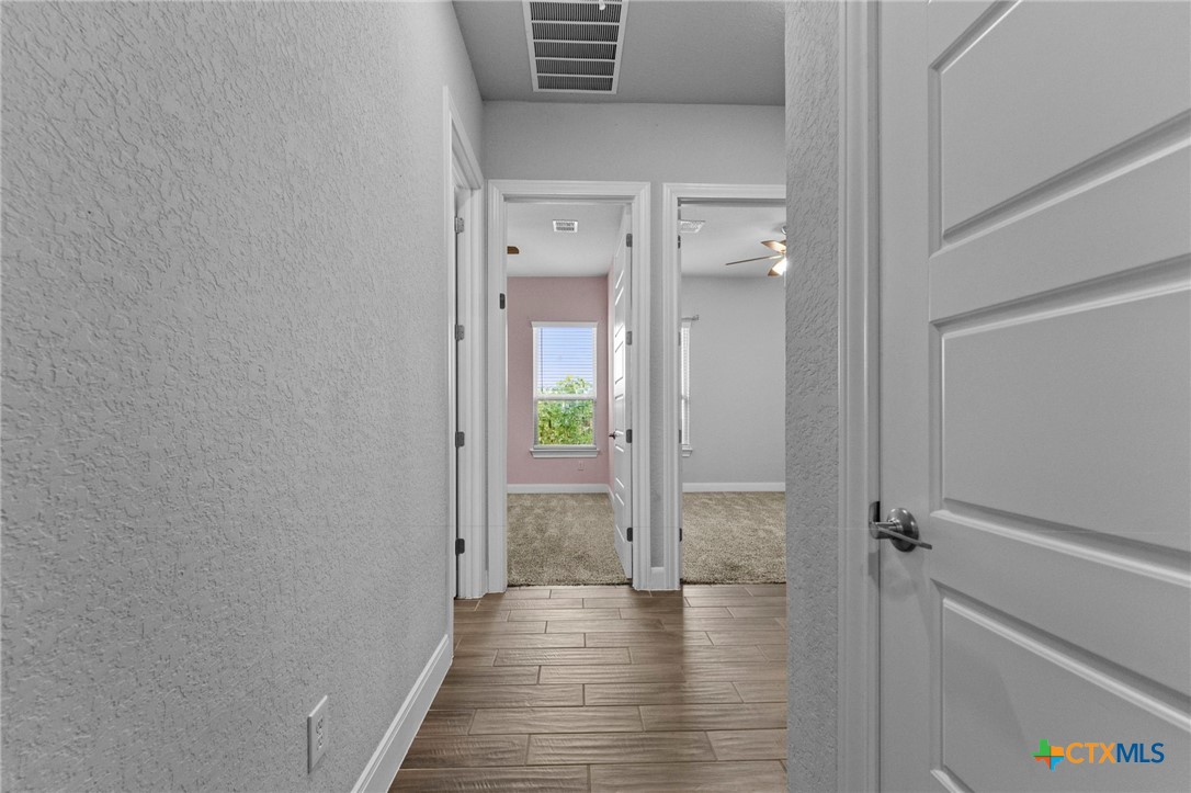 1080 Carriage Loop Property Photo 13