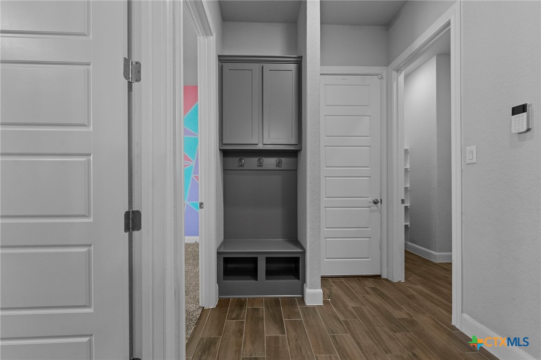 1080 Carriage Loop Property Photo 14
