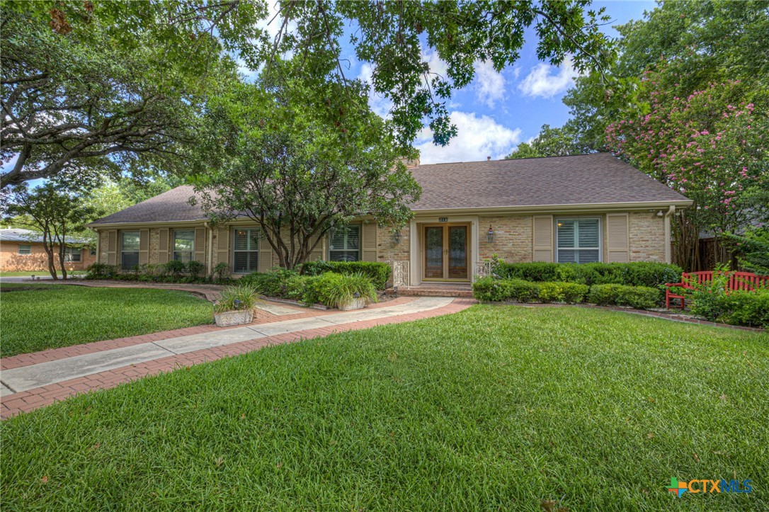 211 Royal Oaks Drive Property Photo 1
