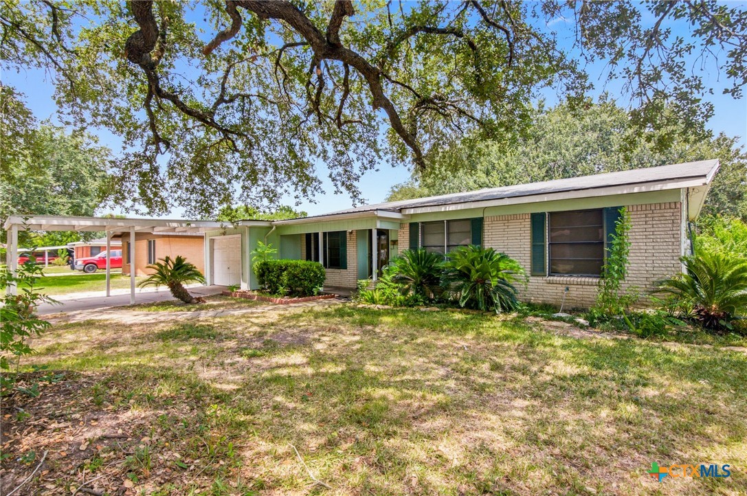 2302 E Rosebud Avenue Property Photo 1