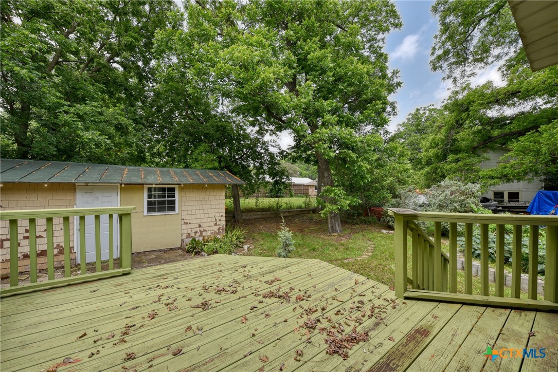 222 S Academy Avenue Property Photo 14