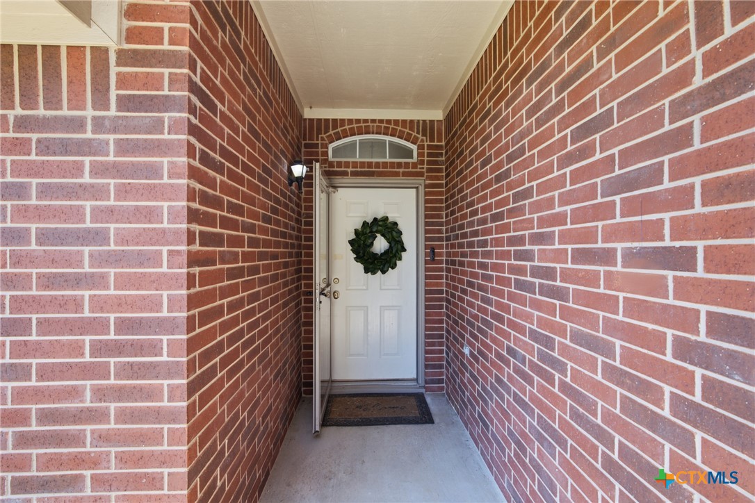 8 Holly Court Property Photo 8