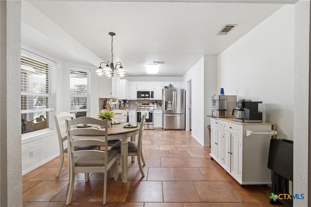 8 Holly Court Property Photo 11