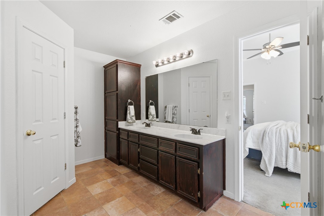 8 Holly Court Property Photo 19