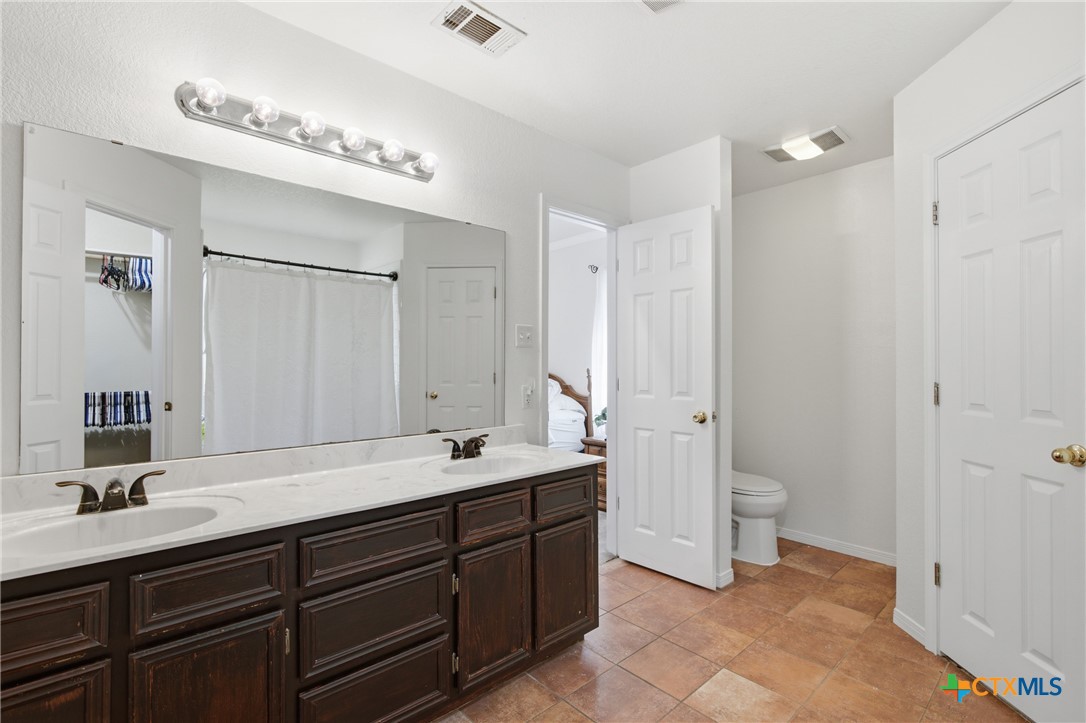 8 Holly Court Property Photo 20