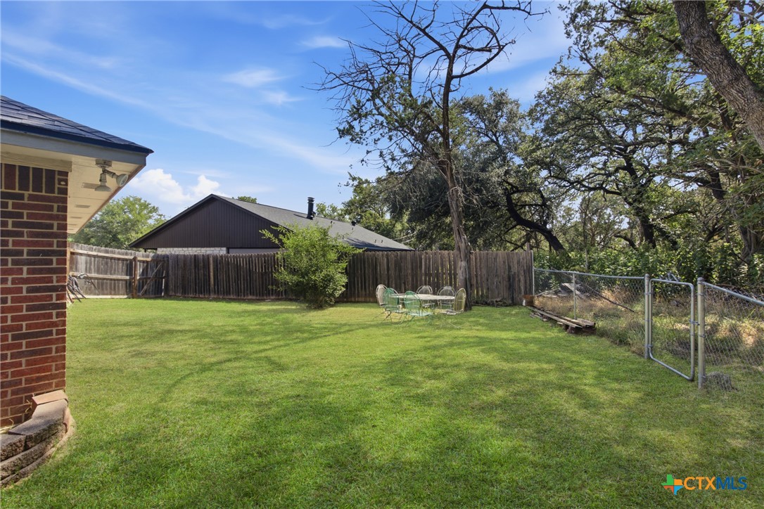 8 Holly Court Property Photo 28