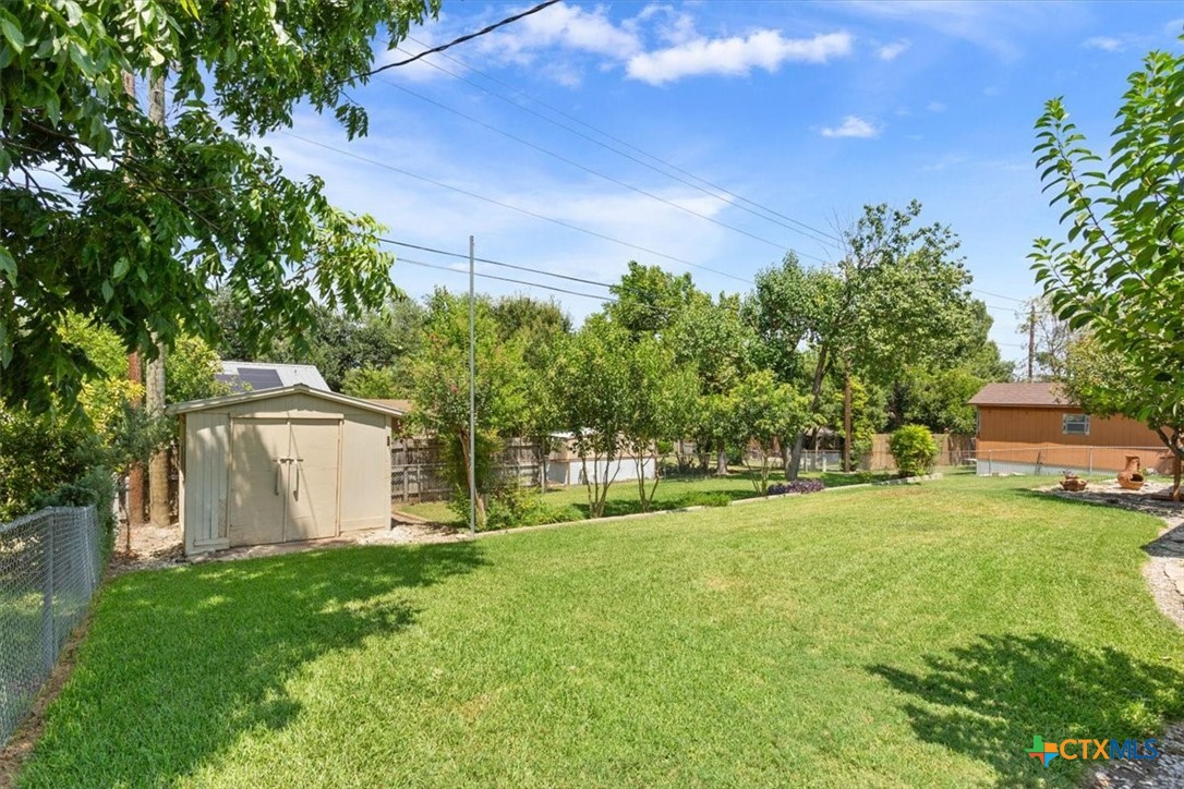 302 E Upshaw Avenue Property Photo 26
