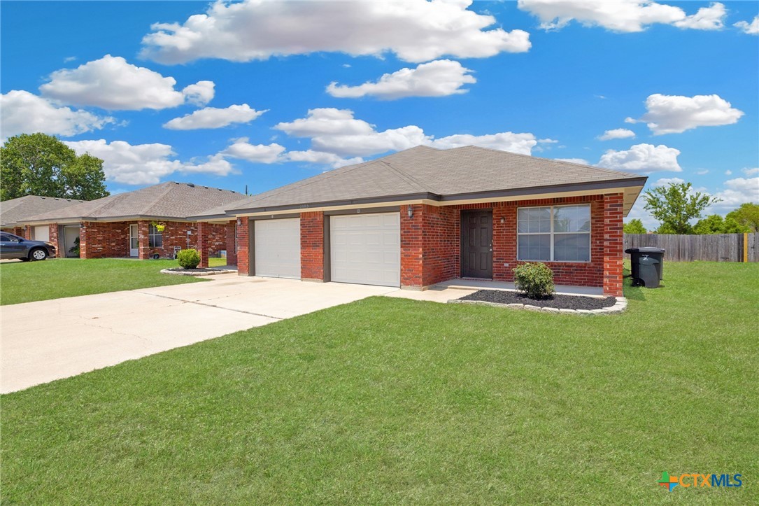 2103 Schorn Drive Property Photo 19