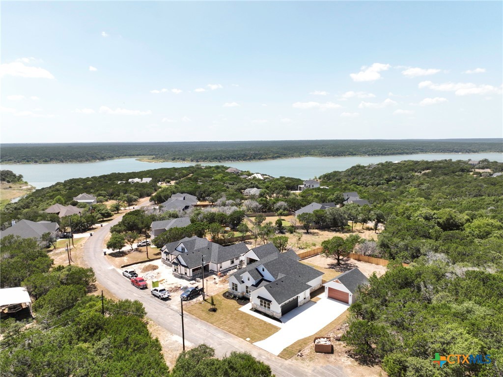 5140 Comanche Drive Property Photo 2