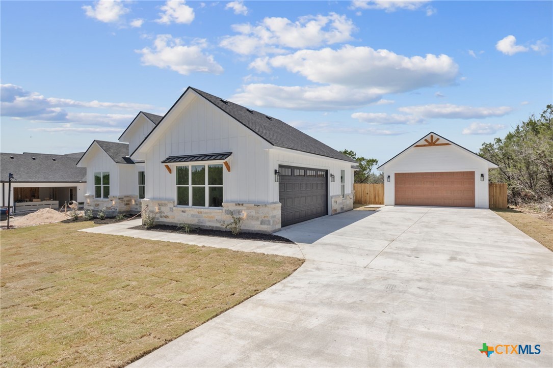 5140 Comanche Drive Property Photo 3