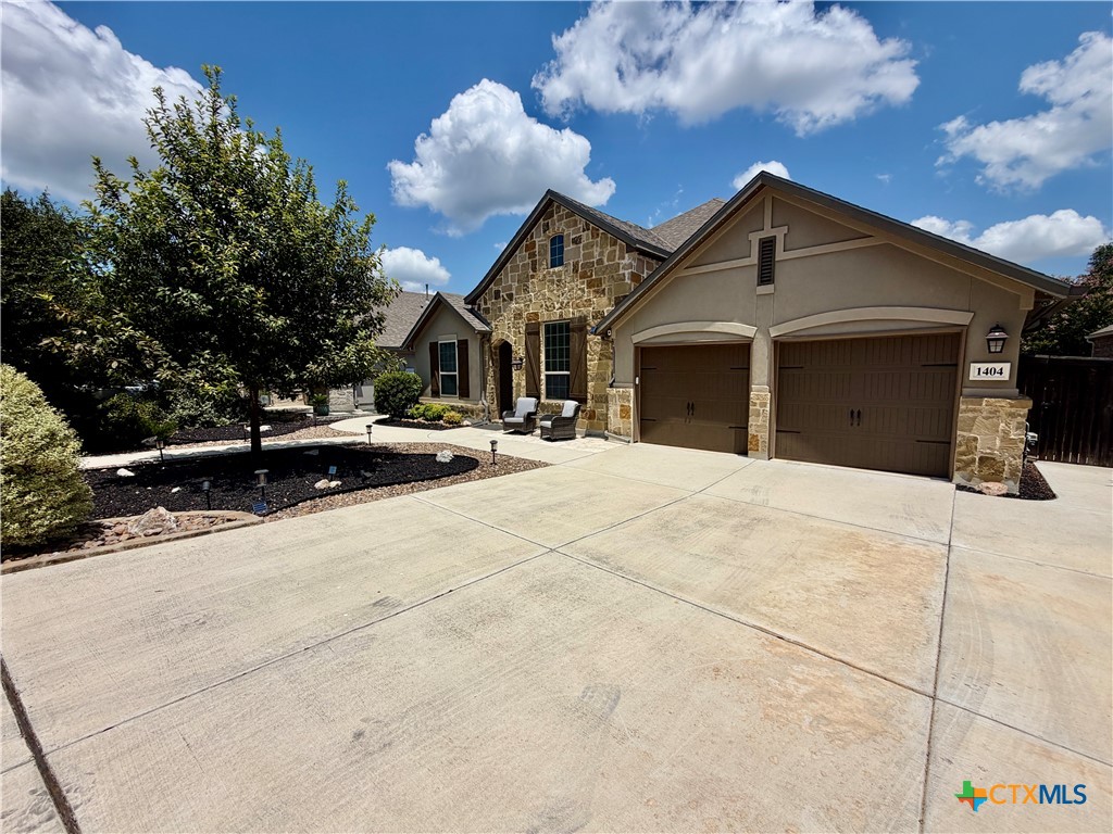 1404 Pioneer Drive Property Photo 3