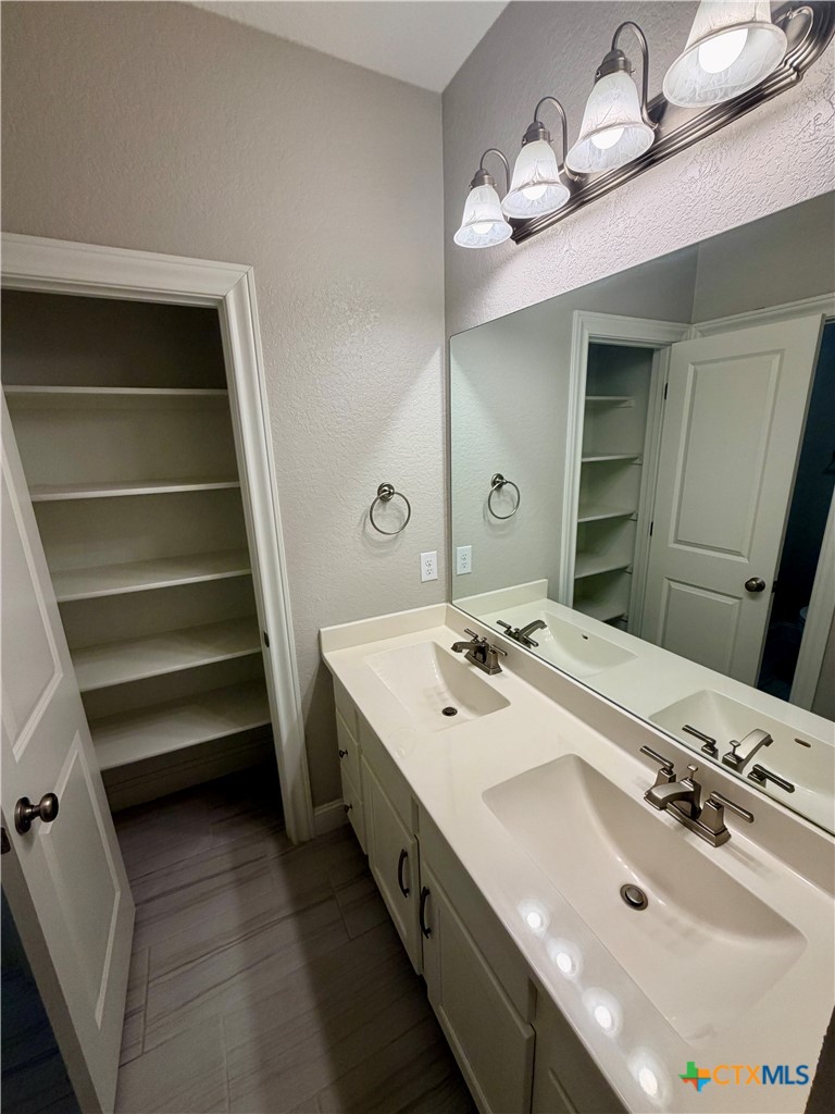 1404 Pioneer Drive Property Photo 28