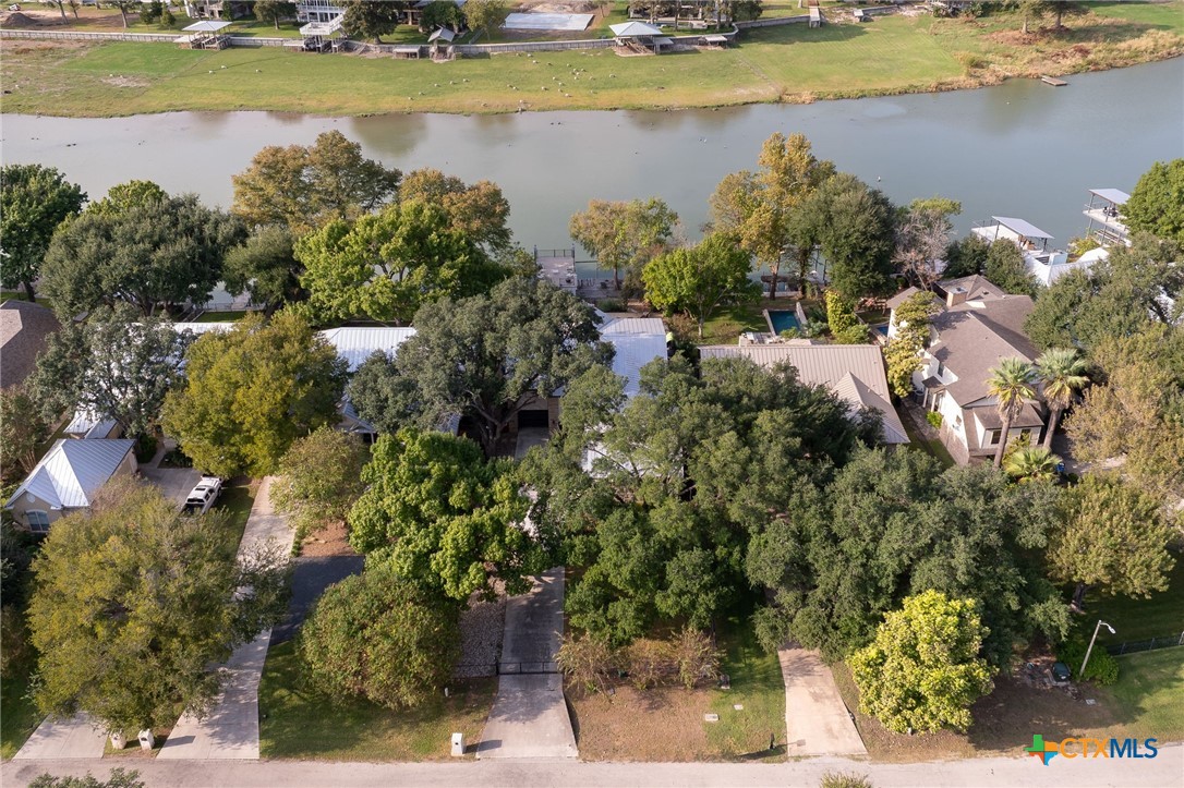 180 Lake Ridge Drive Property Photo 8