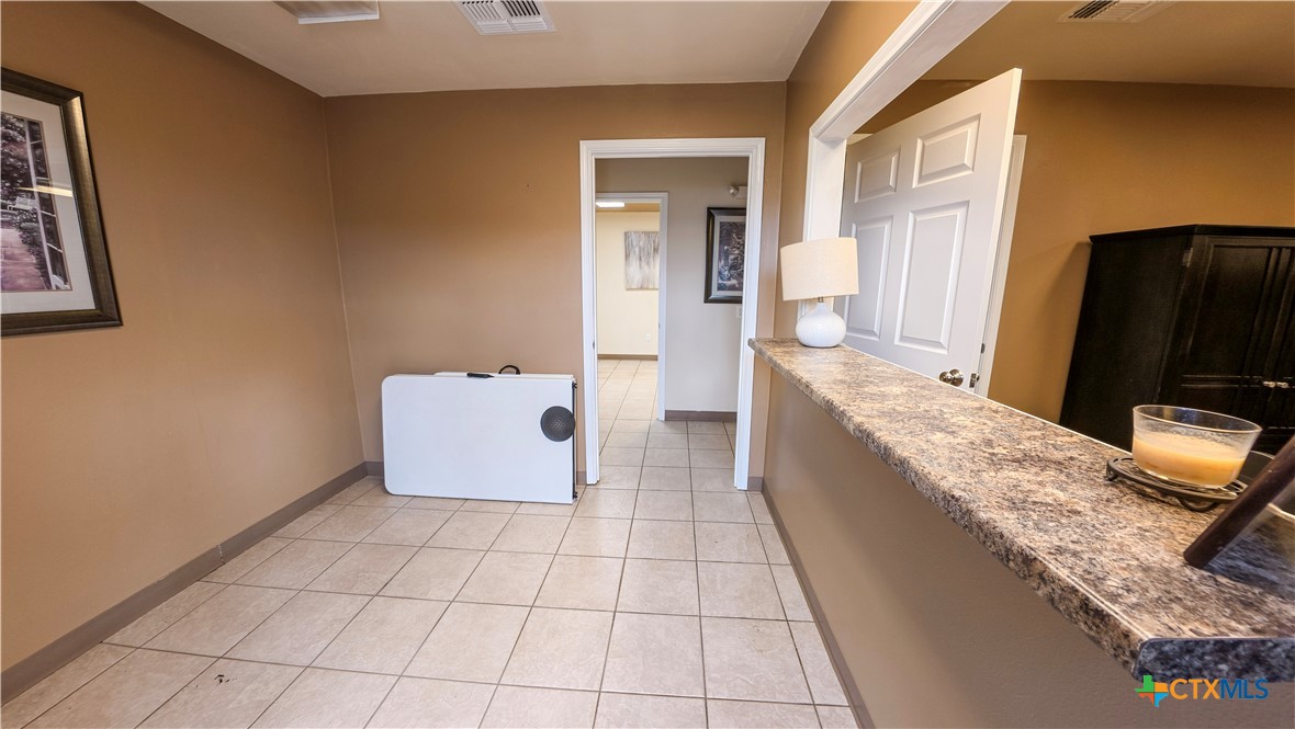 309 West Loop Property Photo 20