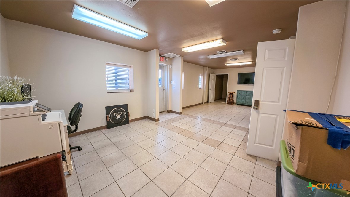 309 West Loop Property Photo 24