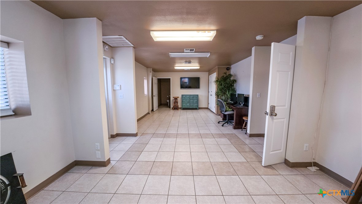 309 West Loop Property Photo 25