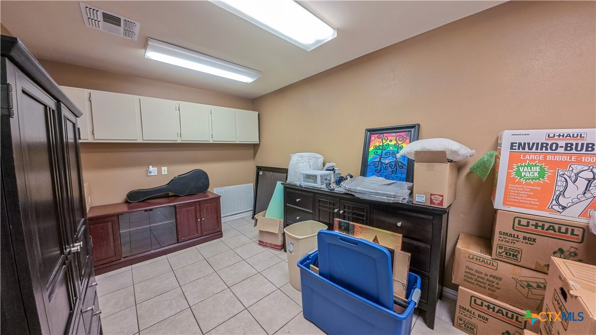 309 West Loop Property Photo 30