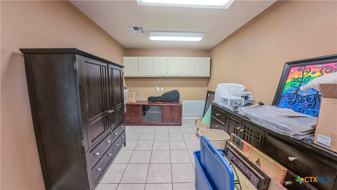 309 West Loop Property Photo 31